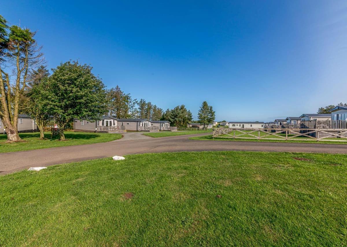 Waren Caravan Park Bamburgh Bagian luar foto