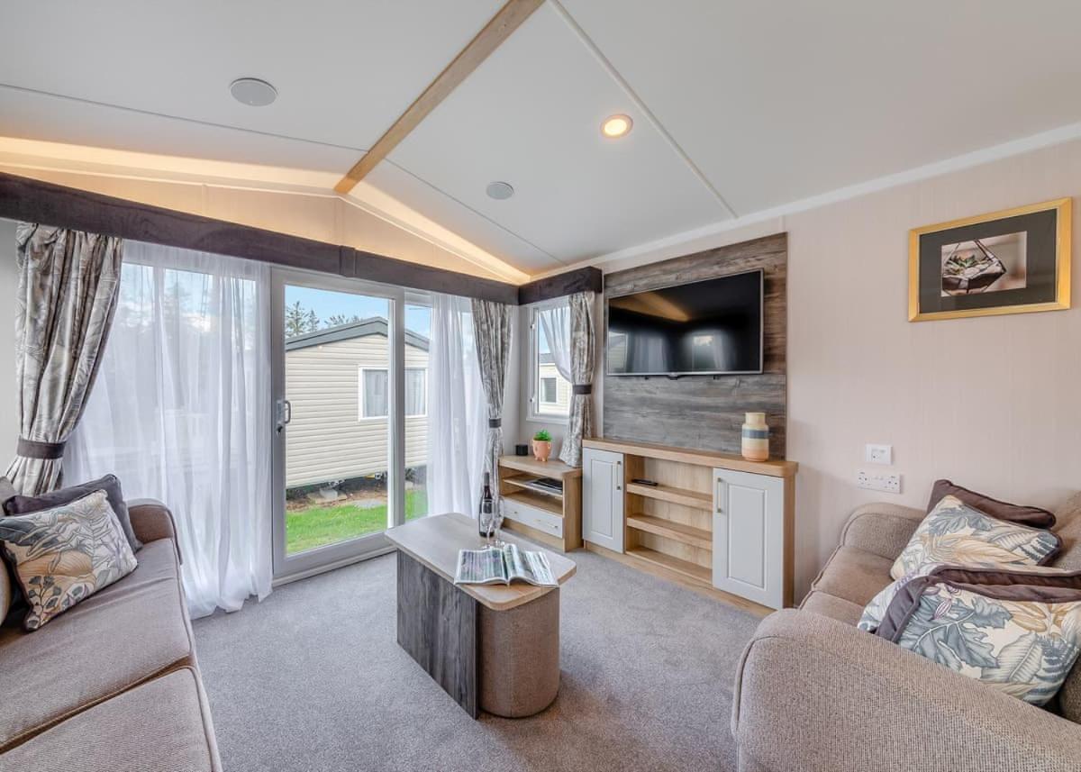 Waren Caravan Park Bamburgh Bagian luar foto