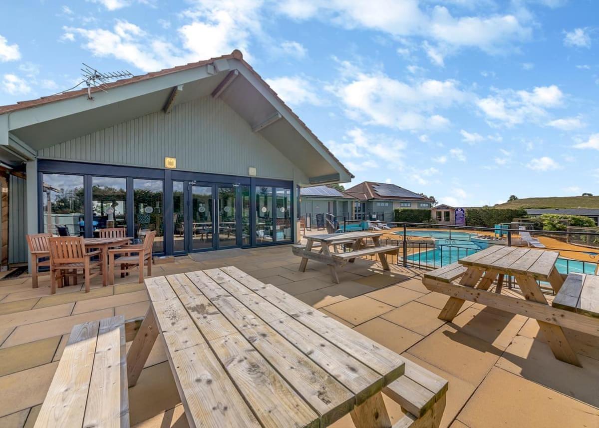 Waren Caravan Park Bamburgh Bagian luar foto