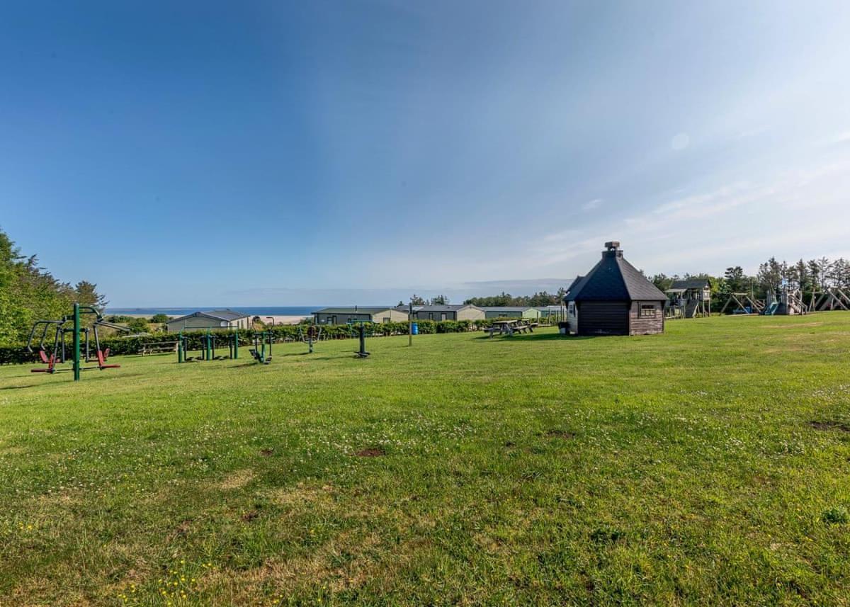 Waren Caravan Park Bamburgh Bagian luar foto