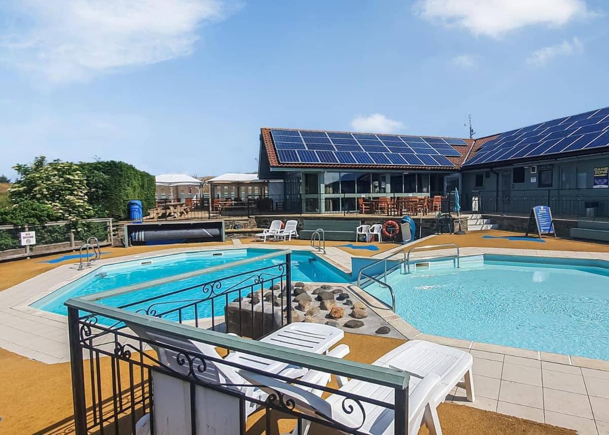 Waren Caravan Park Bamburgh Bagian luar foto