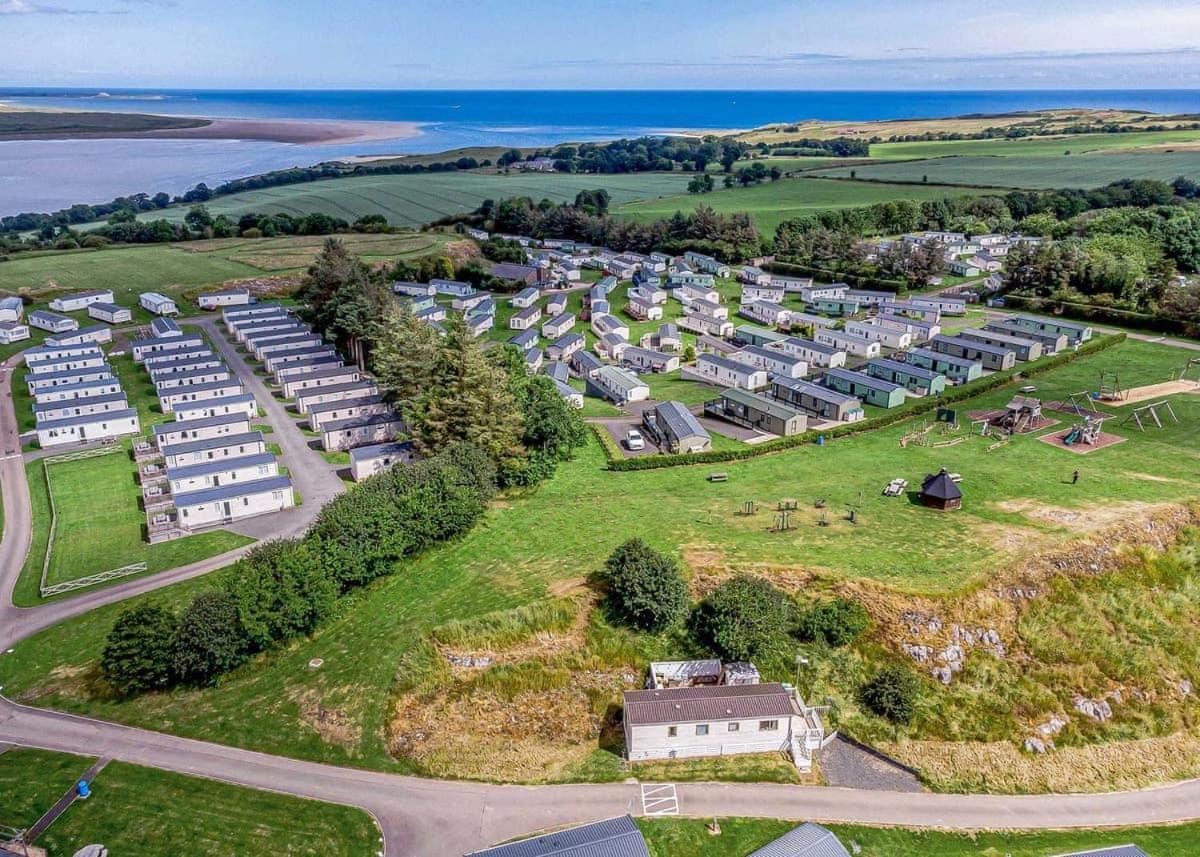 Waren Caravan Park Bamburgh Bagian luar foto