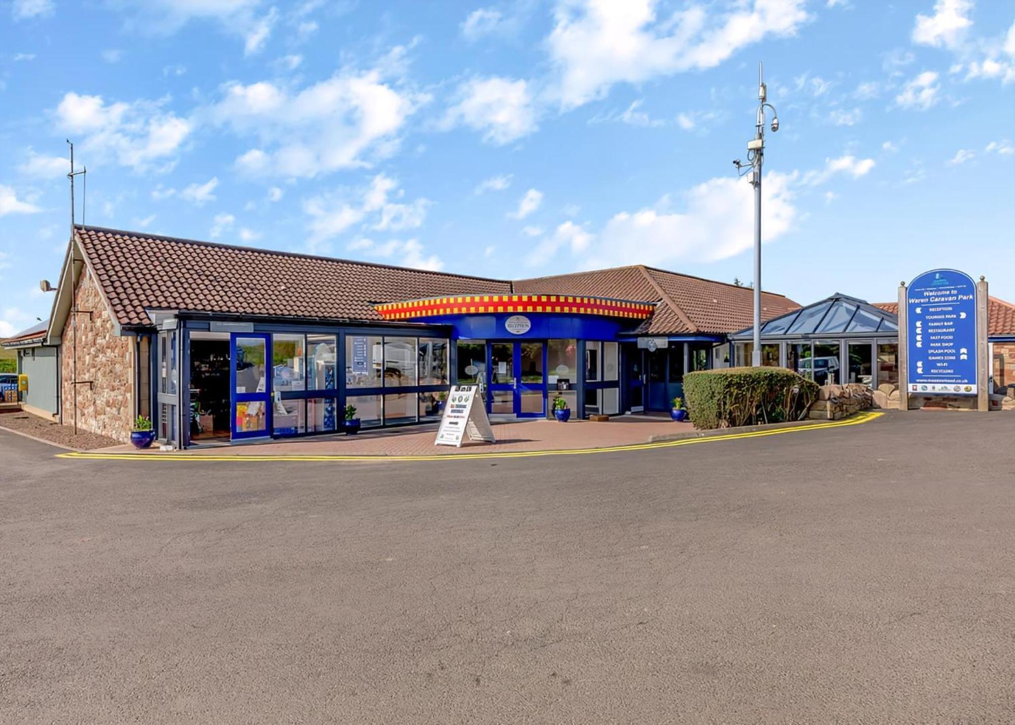 Waren Caravan Park Bamburgh Bagian luar foto