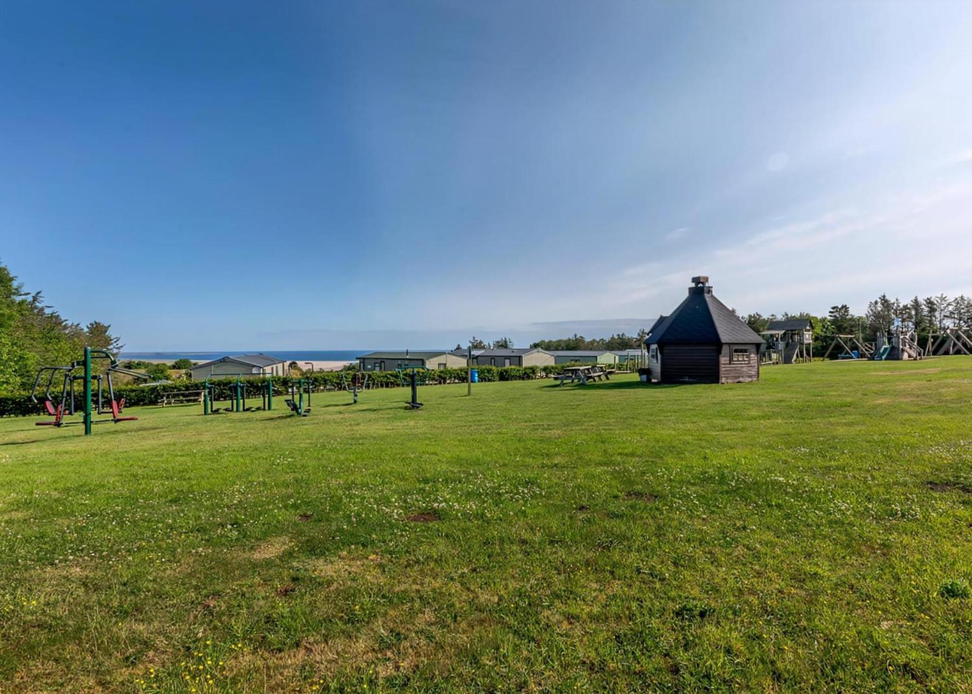 Waren Caravan Park Bamburgh Bagian luar foto
